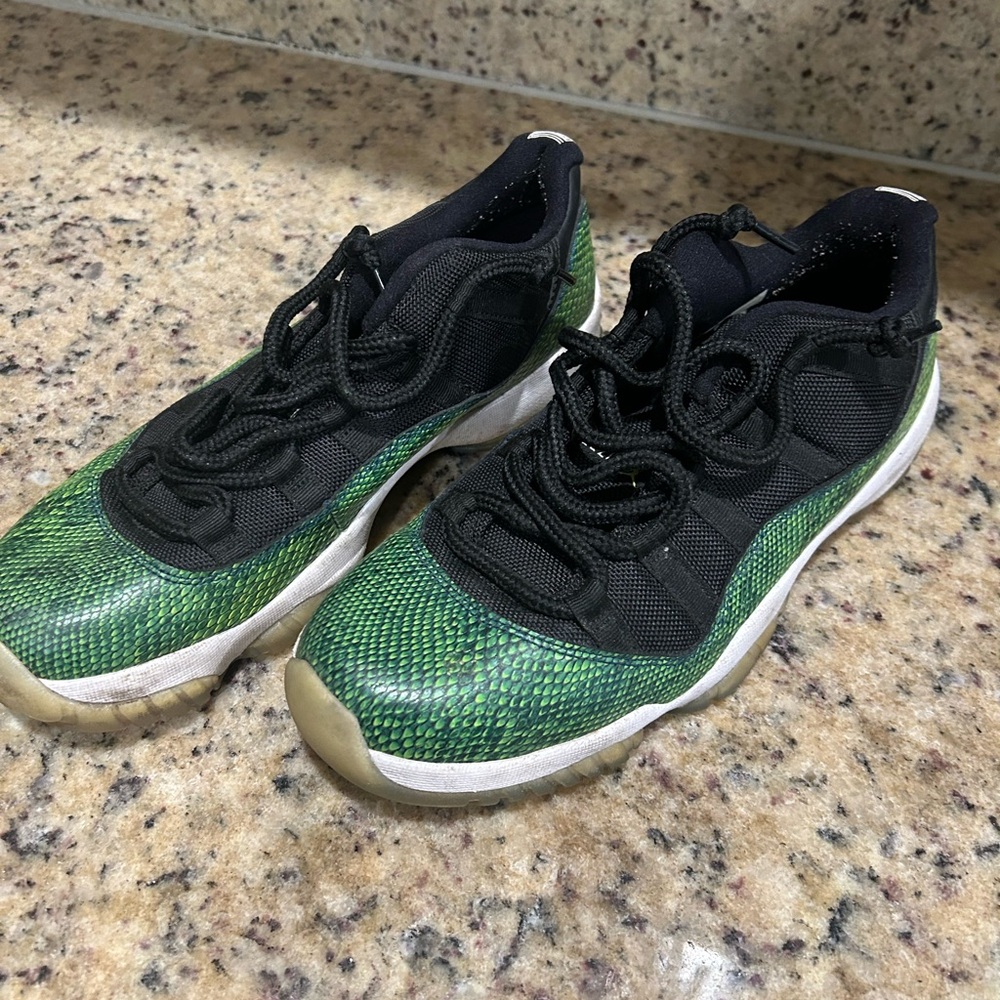 Jordan 11 Retro Low “Snake”